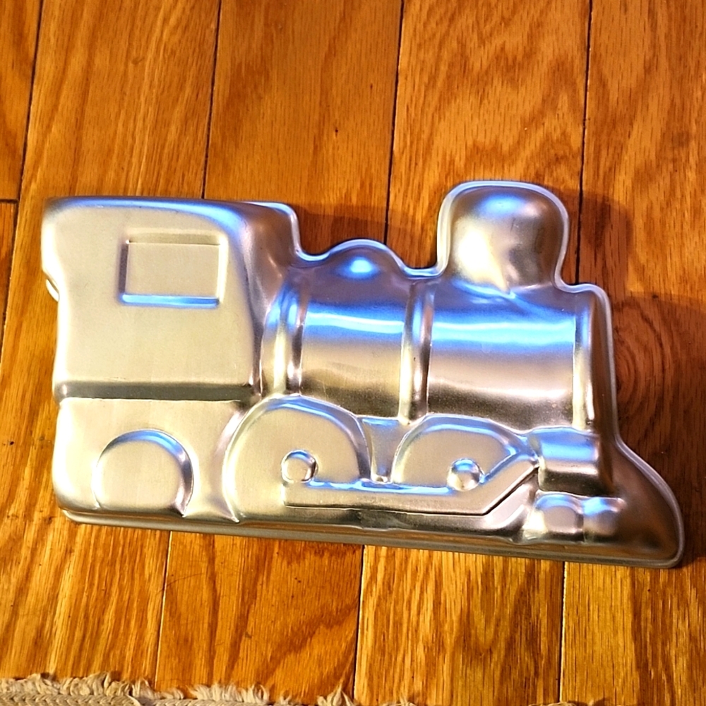 Train cake molds (set of 2)